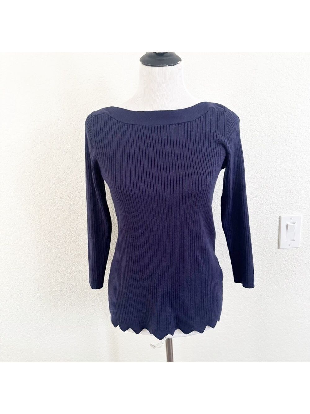 Chic Navy Women's Crew Neck Sweater